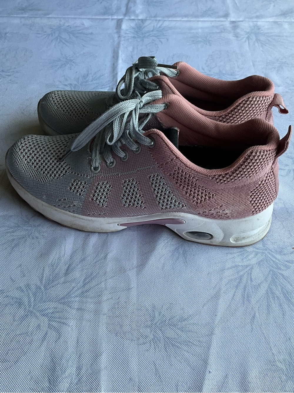 Ladies size 39 fashion sneakers